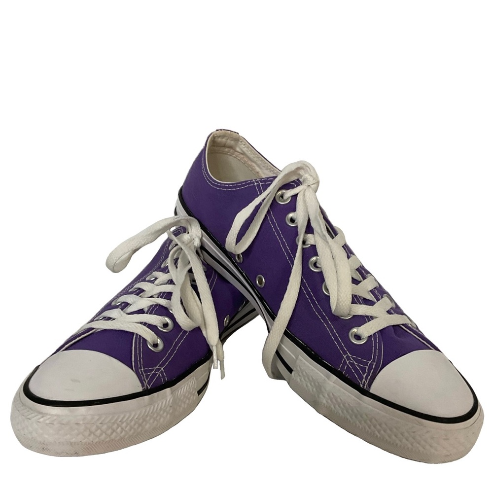 Converse Chuck Taylor All Star LowTop Sneakers Electric Purple Canvas 8.5M/10.5W